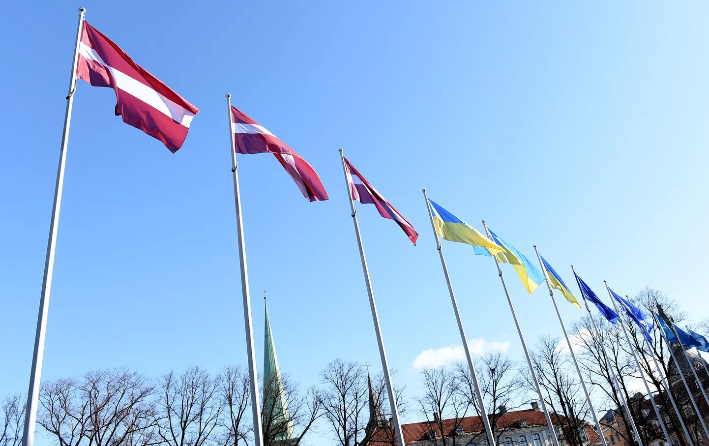 Флаги Латвии, Украины и ЕС
