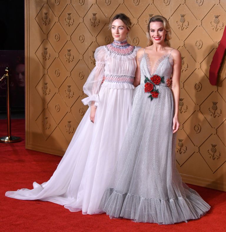 Saoirse Ronan (vasakul) ja Margot Robbie filmi «Mary, šotlaste kuninganna» eelesilinastusel detsembris 2018 Londonis