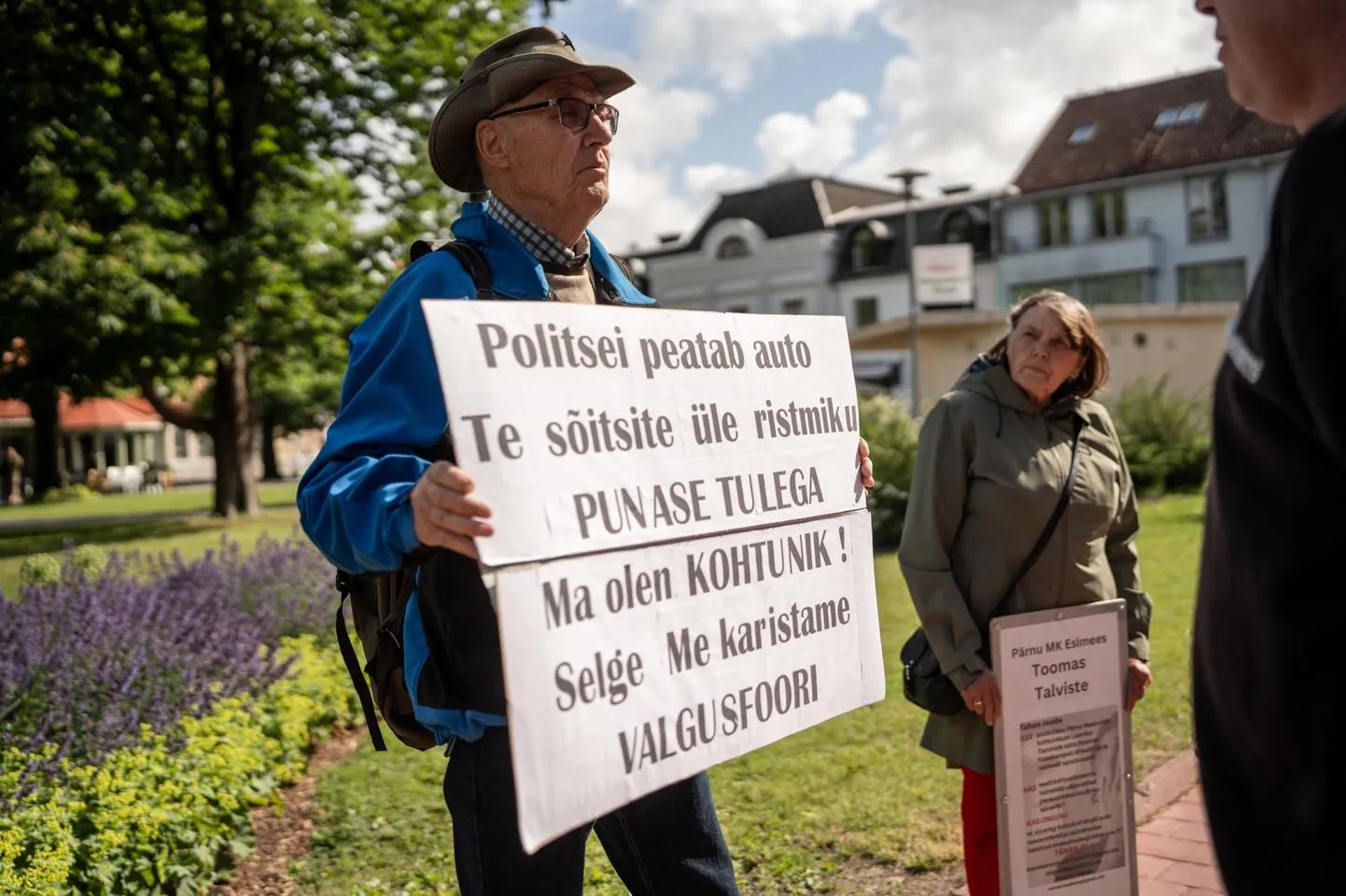 Vana-Vigalas elav Reemet Kasekamp tunneb, et õigusmõistjad on talle liiga teinud. Seetõttu käiski ta abikaasa Järviga taas Pärnu maakohtu maja ees meelt avaldamas.