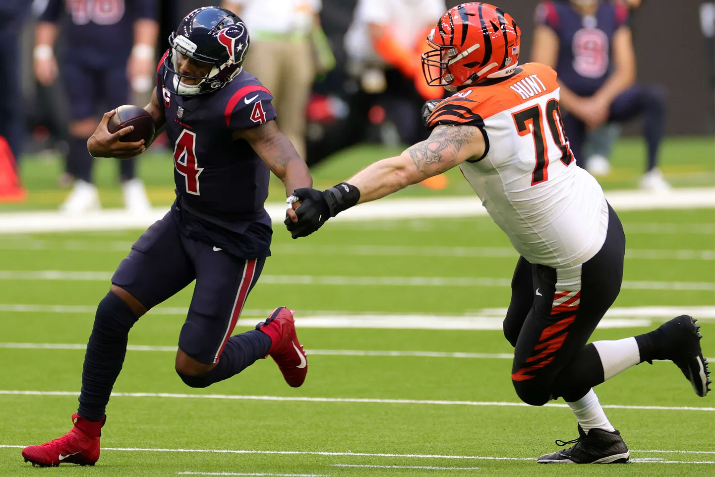 Margus Hunt (paremal) mullu, veel Cincinnati Bengalsi särgis.