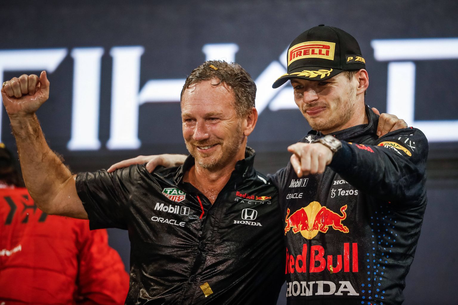 Christian Horner (vasakul) ja Max Verstappen.