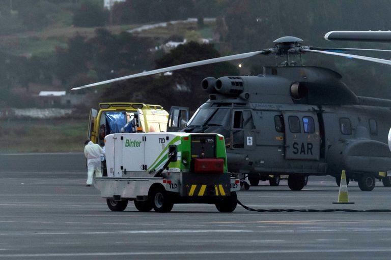 Hispaania õhujõudude päästekopter, mis päästis Kanaari saarte juurest paadist kolm elus olnud migranti. Samas paadis oli veel 17 surnut