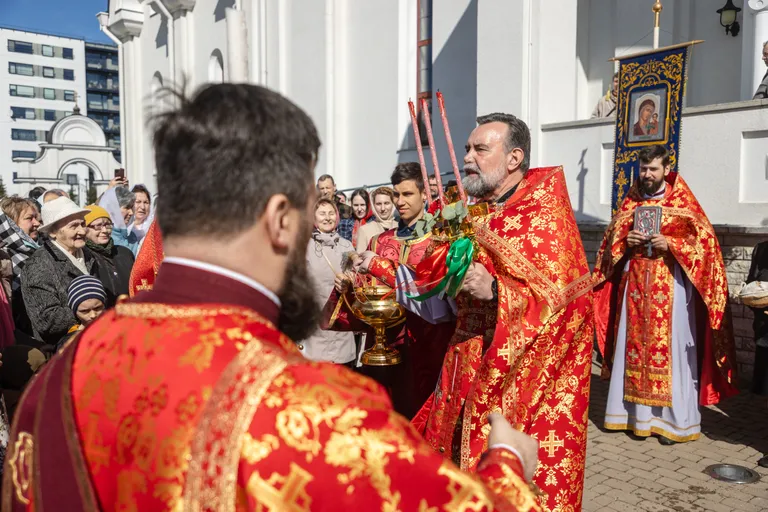 Пасхальная служба в Ласнамяэ.