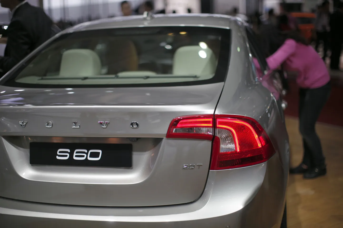 Volvo S60.