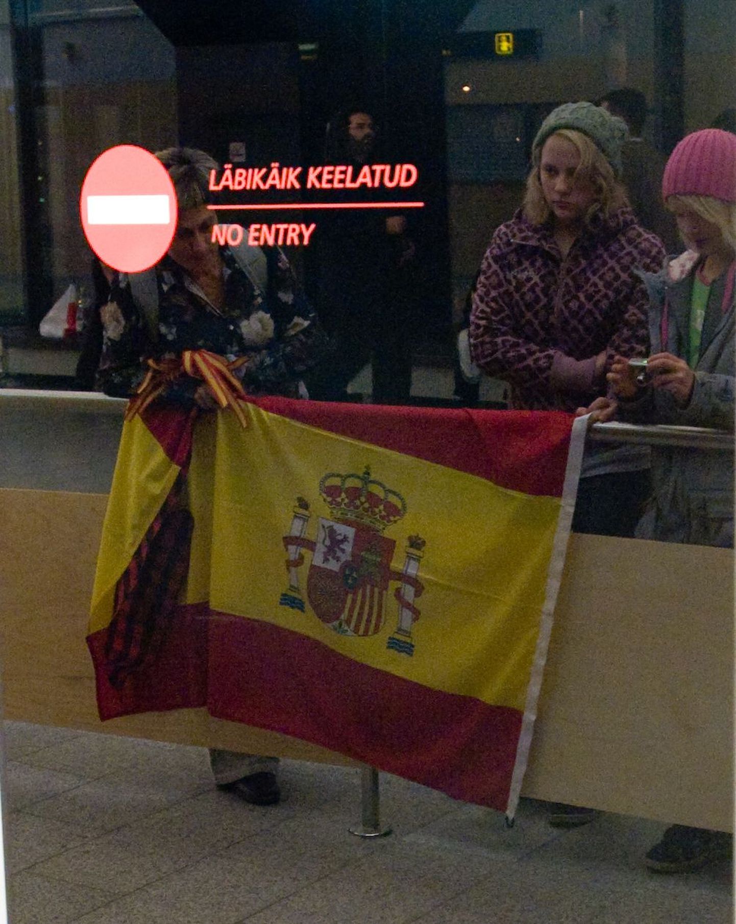 Hispaania koondise fännid Tallinna lennujaamas