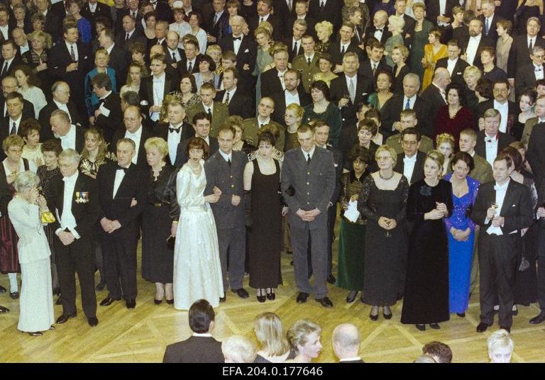 Президентский прием в 1998 году в театре "Эстония", хоть кого-то узнаете?