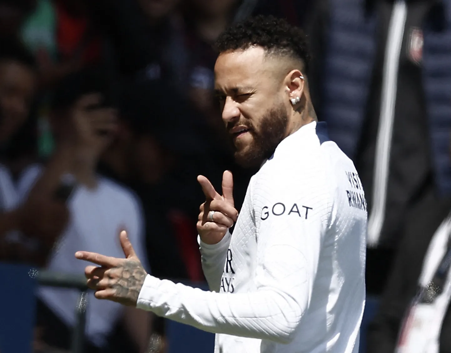 Neymar saatis PSG fännide aadressil verbaalseid kuule.