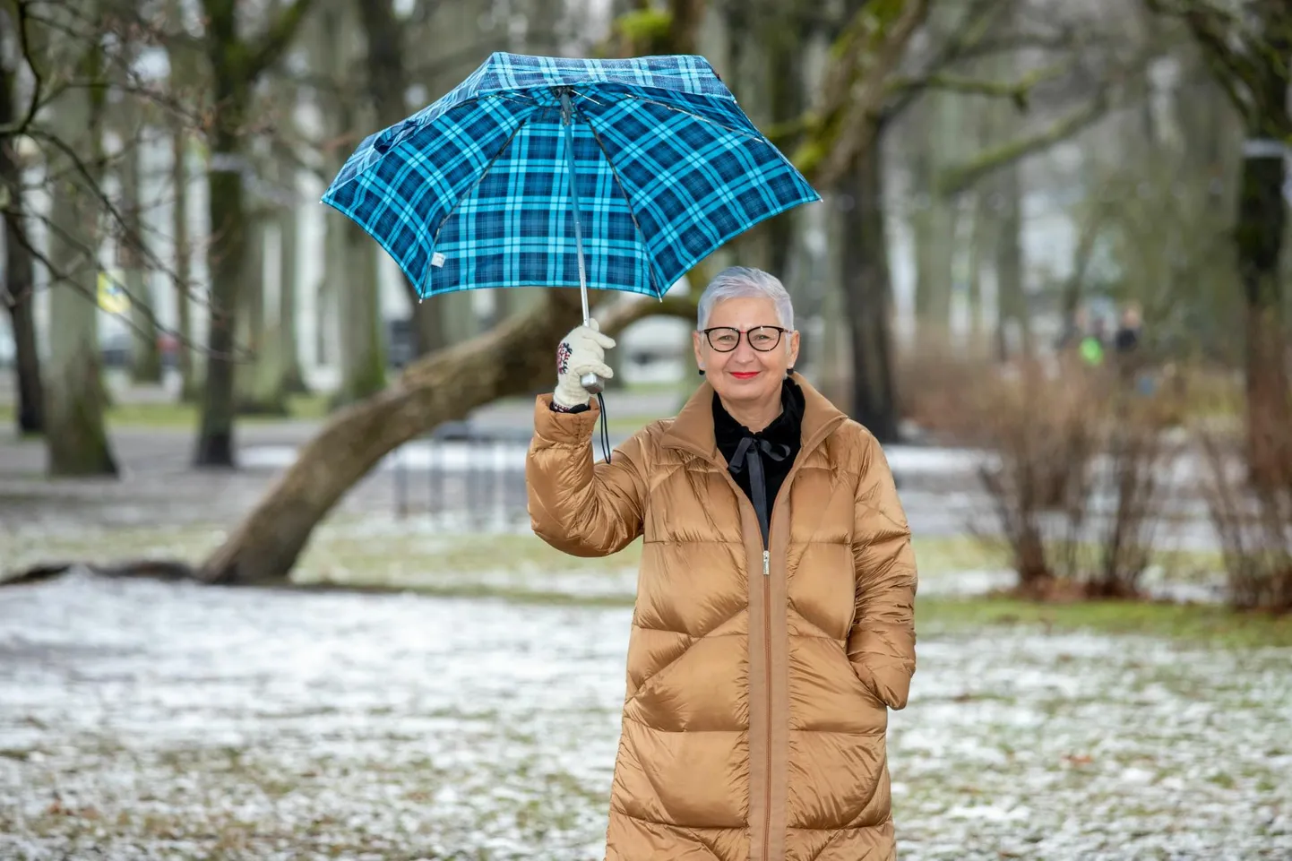 Pärnu naiste tugikeskuse juhataja Margo Orupõld nendib, et viimasel viiel aastal ei ole paranenud olukord, kus kodus vägivalla ohvriks langenud emasid taasohvristatakse riigi- ja kohtusüsteemis.