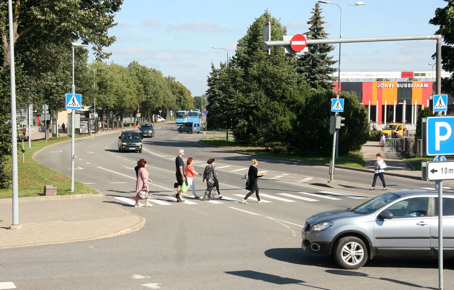 Нарвское шоссе - одна из наиболее интенсивно используемых основных улиц Йыхви, и, несмотря на капитальный ремонт 20-летней давности, снова требует реновации.