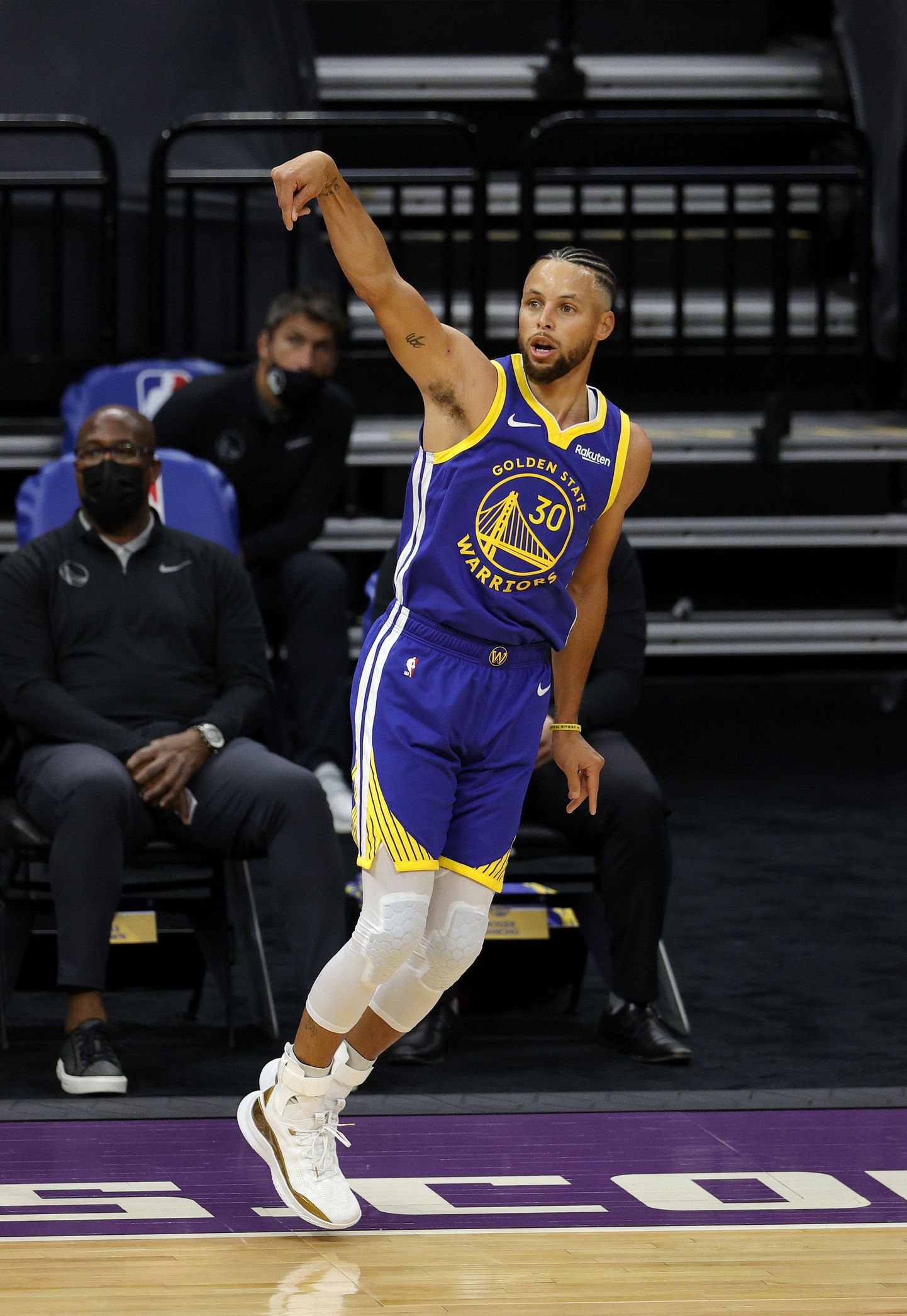 NBA klubi Golden State Warriorsi viskekahur Stephen Curry.