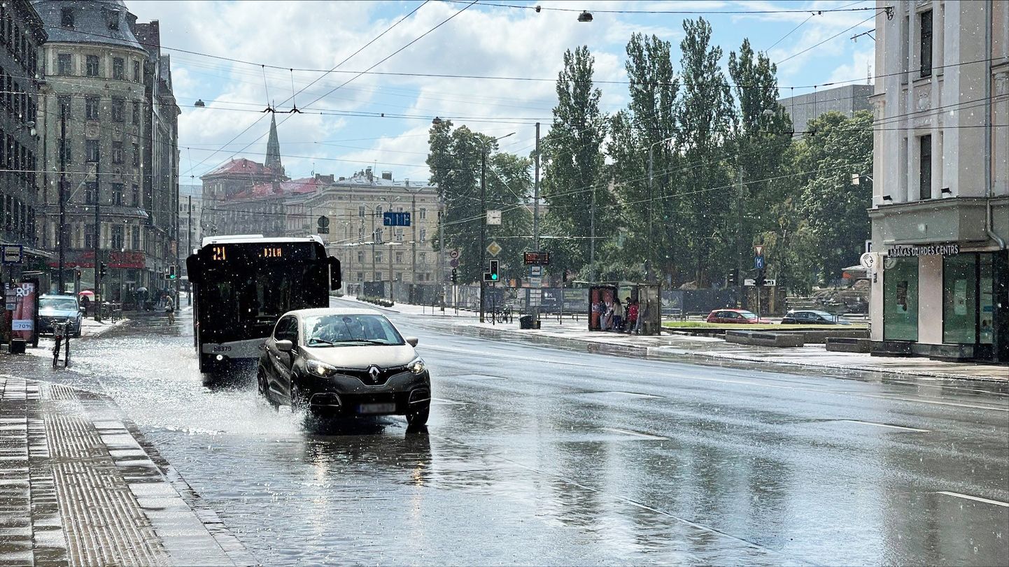 Улицы в Риге после дождя