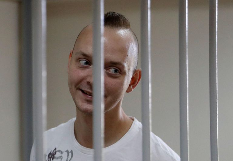 Иван Сафронов смеется над следствием прямо во время судебного заседания, сентябрь 2020 года