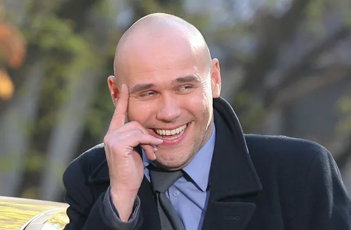 Өте ескі дымқыл письки толық экран