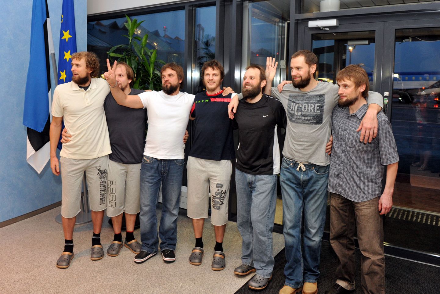 Эстонские велосипедисты после освобождения из плена