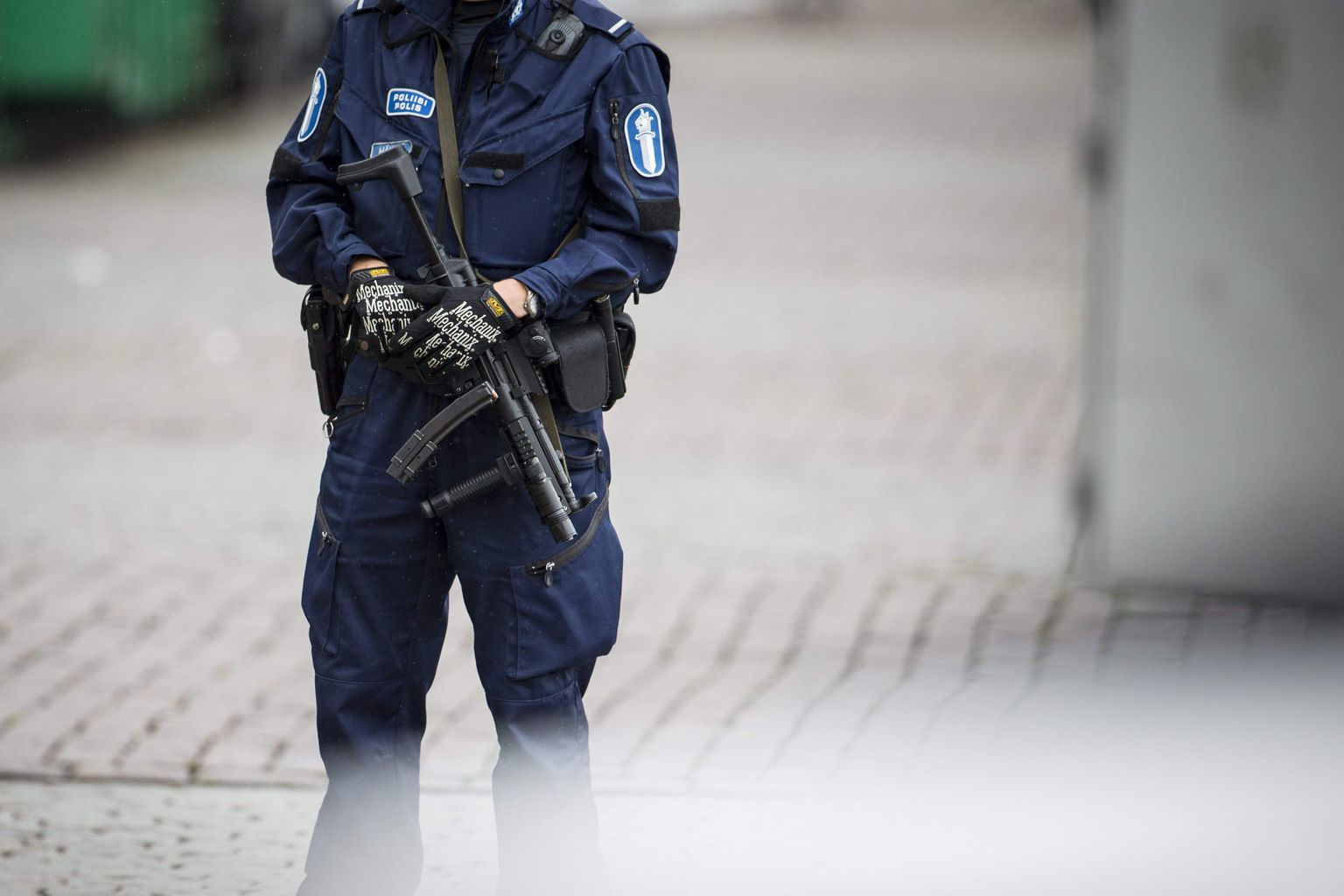 Soome politsei Turu turul peale 2017. aasta terrorirünnakut patrullimas püstolkuulipildujaga Heckler & Koch MP5.