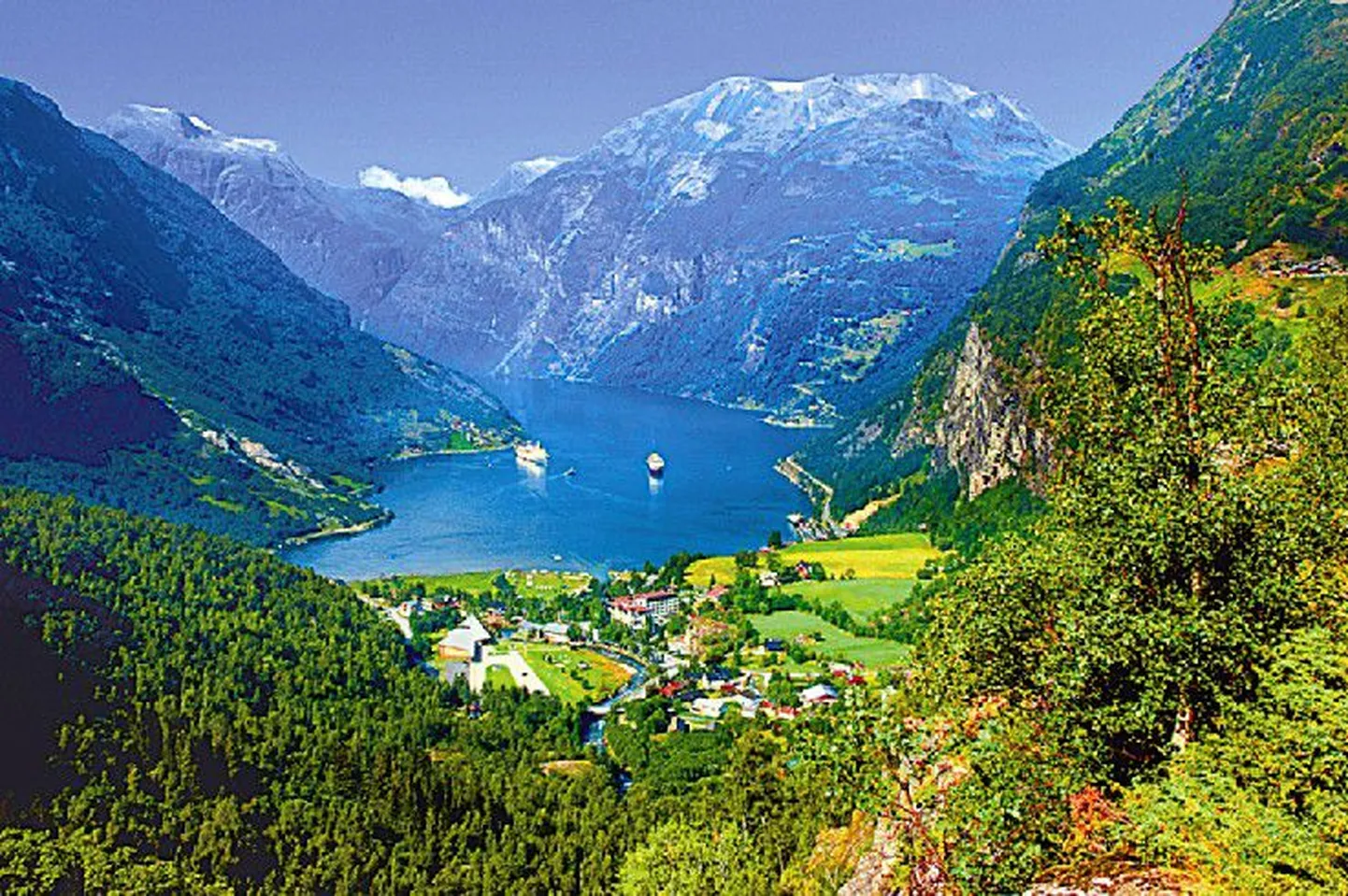 Fjord Norras mõjub kargelt ja lummavalt.