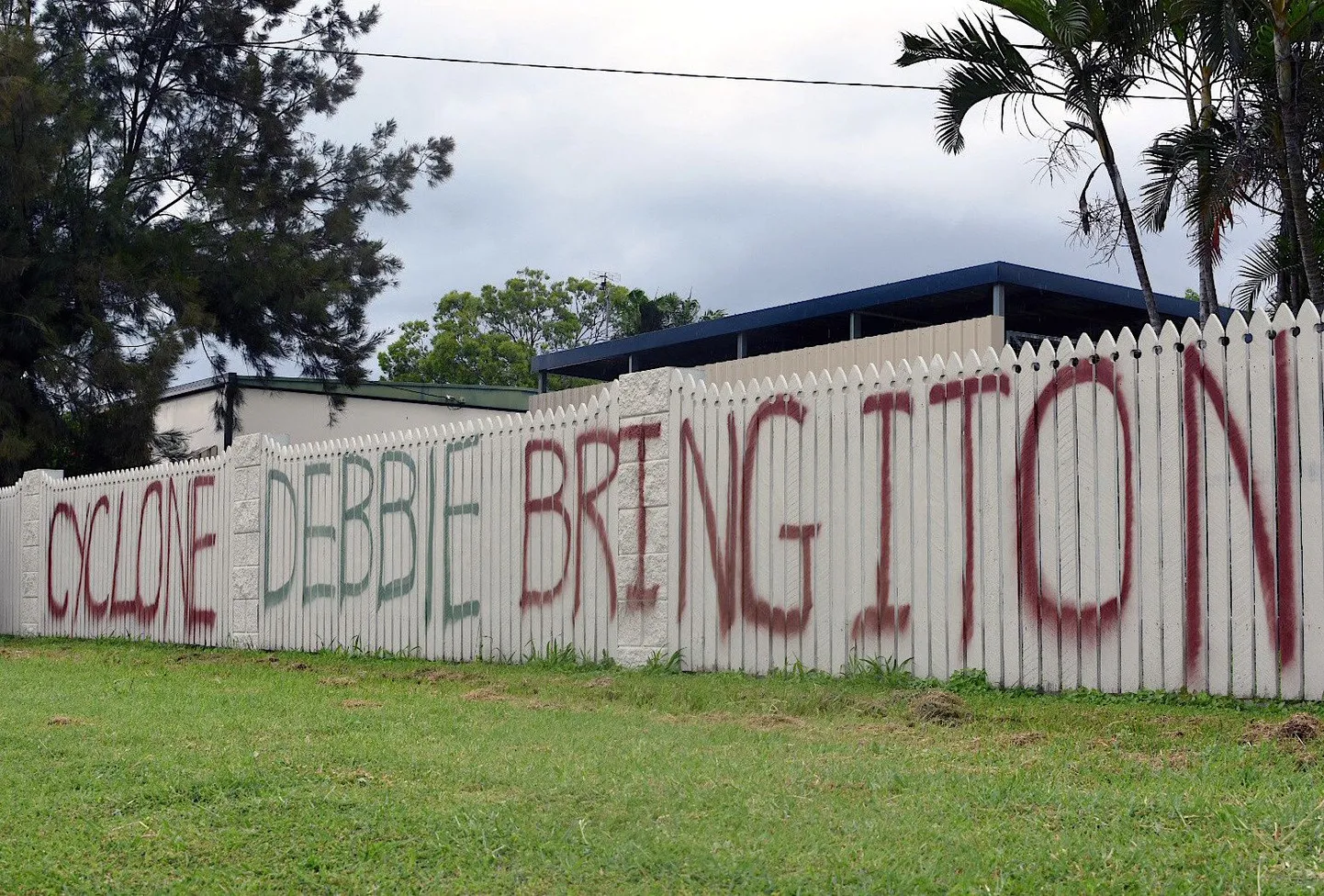 Aial hoiatus troopilise tormi Debbie kohta