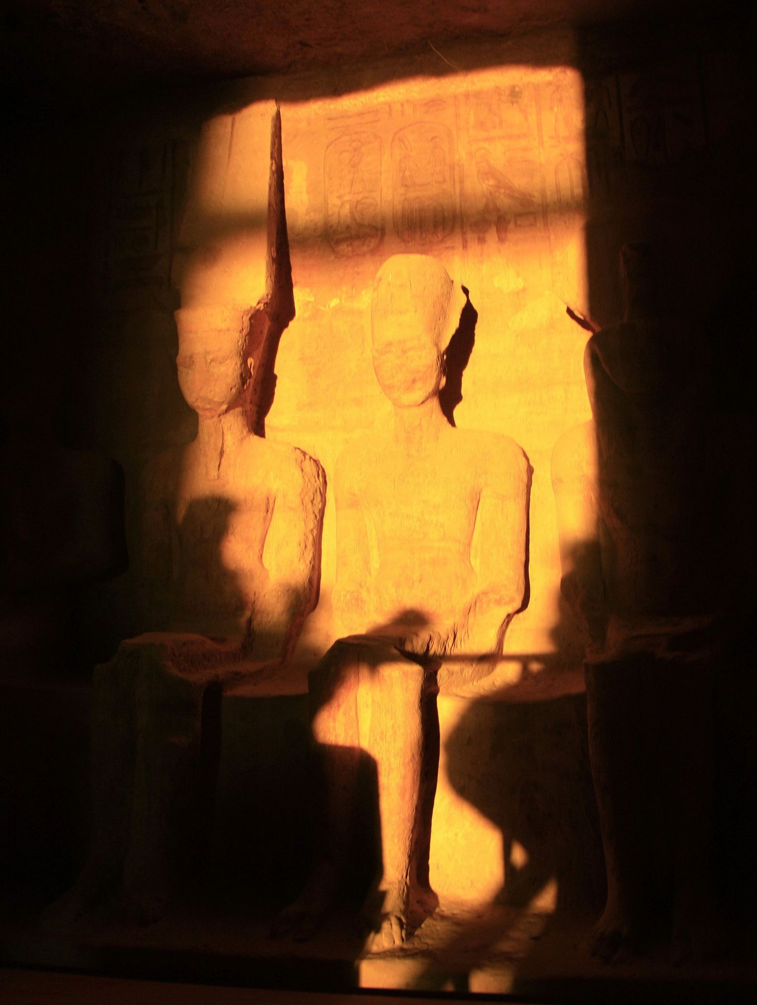 Vaarao Ramses II ja valgusjumala Amuni kujud Abu Simbeli templis