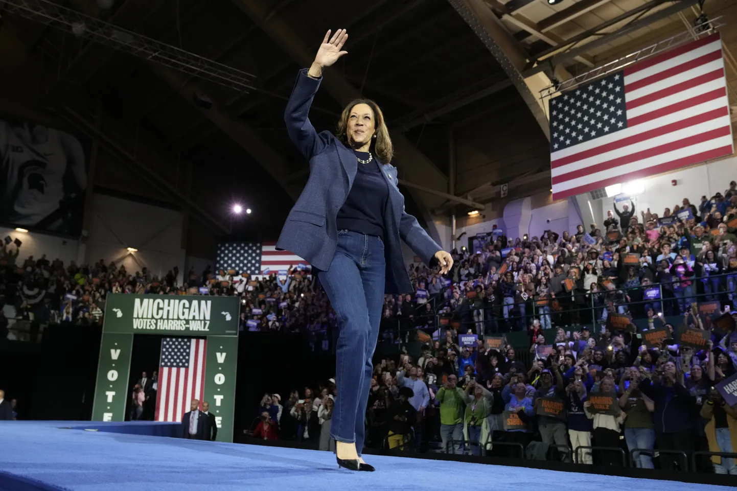 USA demokraatide presidendikandidaat Kamala Harris eile kampaaniaüritusel Michigani ülikoolis East Lansingis.