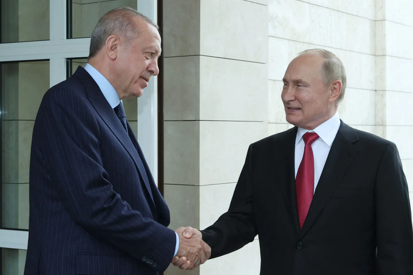 Türgi president Recep Tayyip Erdoğan kohtus Venemaal Sotšis 29. septembril 2021 Venemaa presidendi Vladimir Putiniga