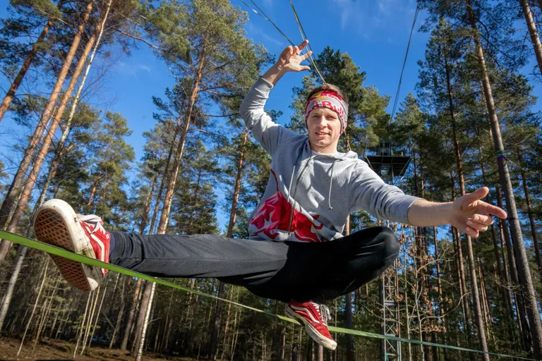 Slackliner Jaan Roose.