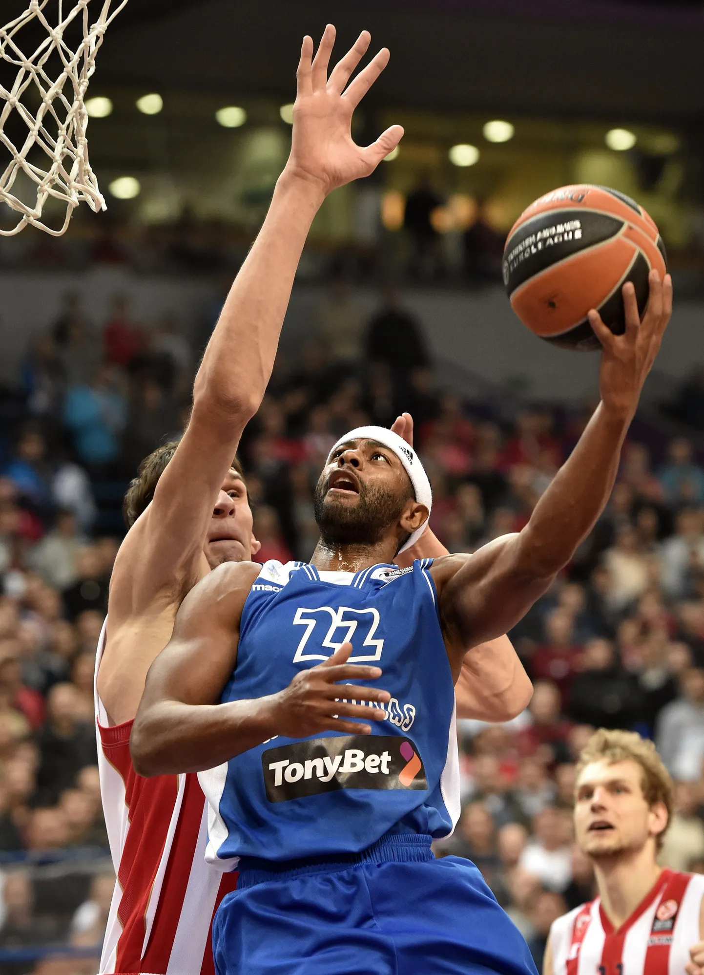 Klaipeda korvikütt Mustafa Shakur (paiilga)