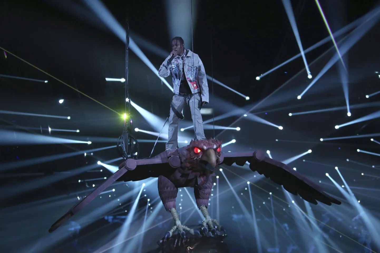 Travis Scott esinemas MTV muusikaauhindadel.