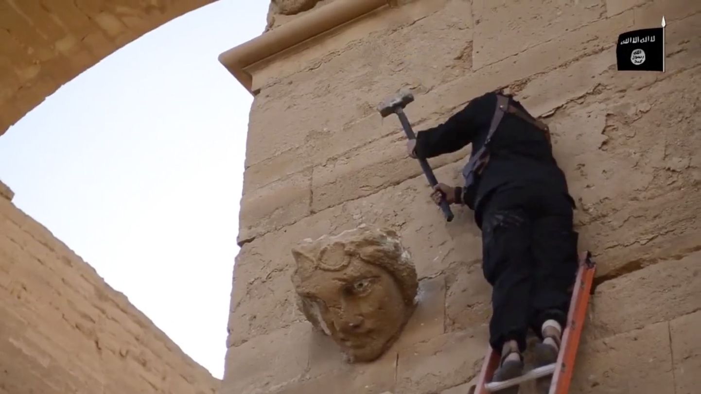 Islamiäärmuslaste video, millel väidetavalt kujutatakse UNESCO maailmapärandisse kantud Hatra varemete hävitamist.