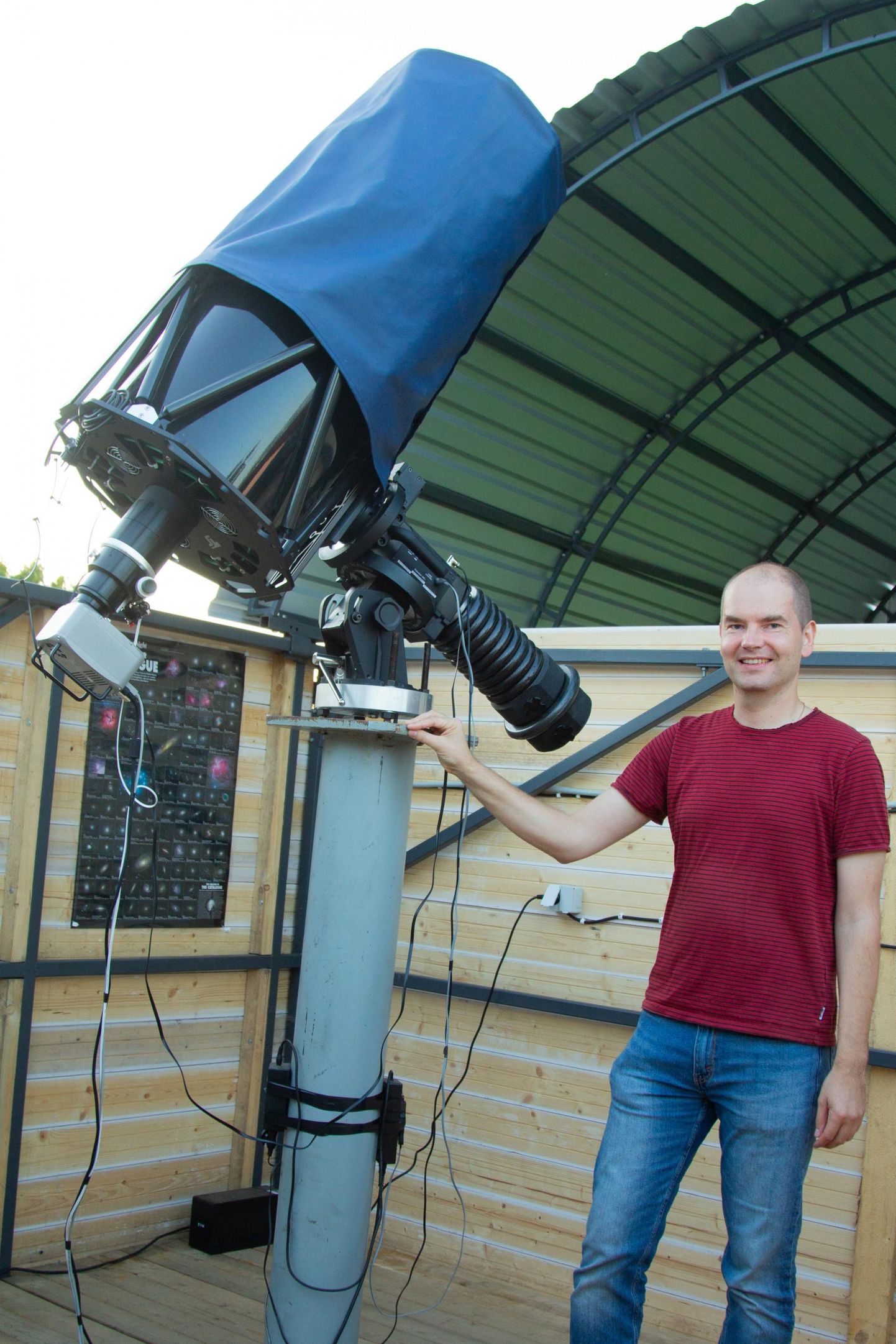 Astronoom Taavi Tuvikese sõnul on observatooriumi au ja uhkus 40-sentimeetrise läbimõõduga peegelteleskoop.
