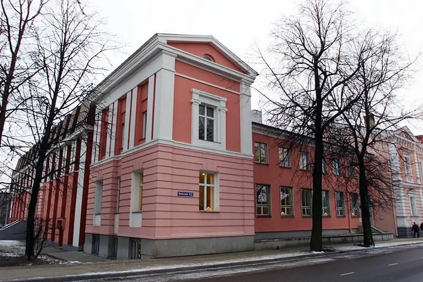 Eesti kirjandusmuuseum asub Vanemuise tänavas Tartus.