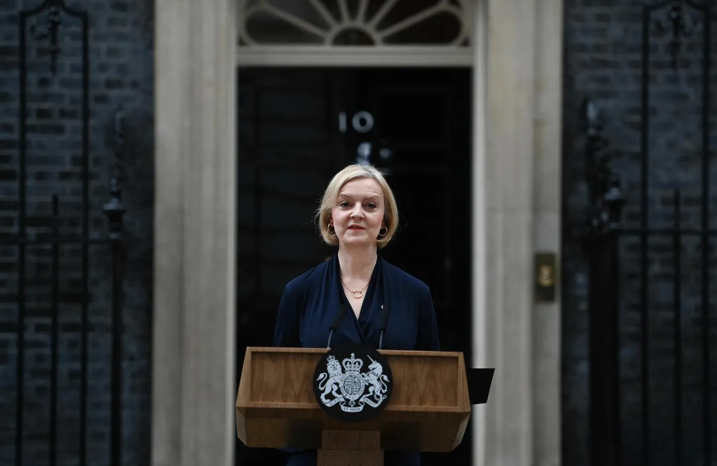 Liz Truss teatas 20. oktoobril 2022, et astub ametist tagasi.