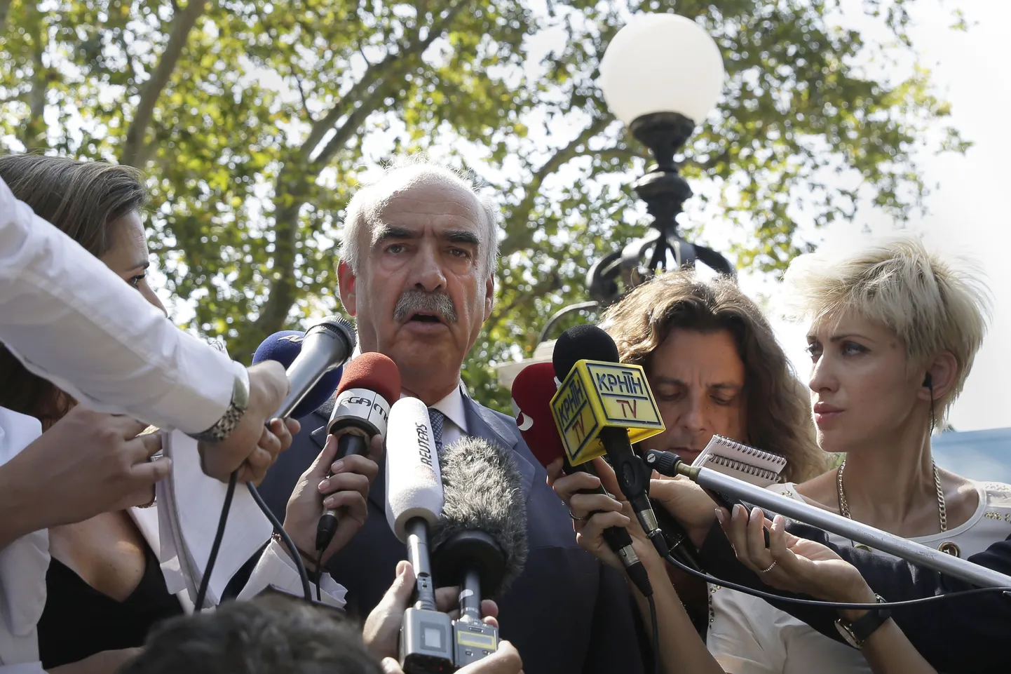 Evangelos Meimarakis pressiga suhtlemas