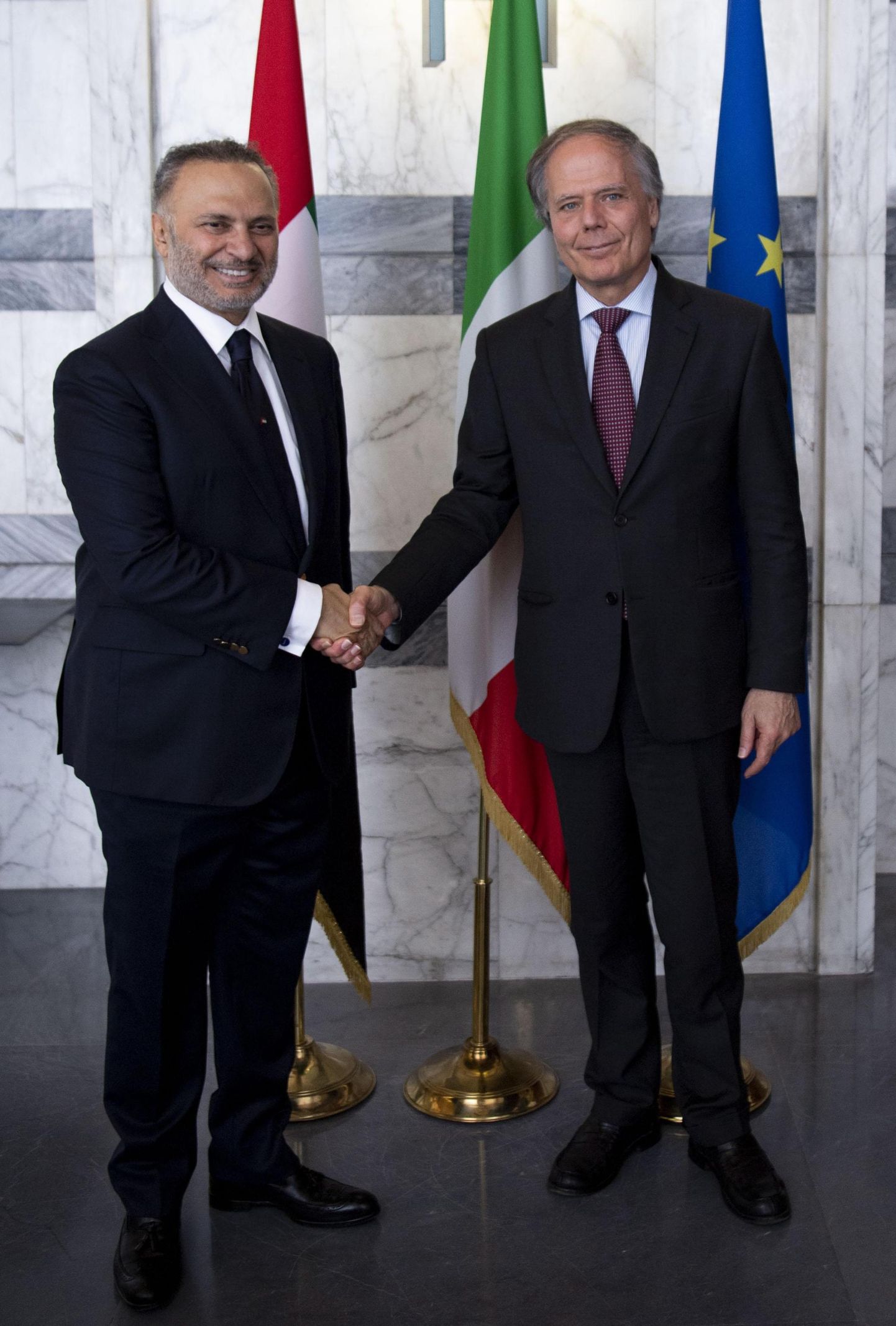 Araabia Ühendemiraatide välisminister Anwar Gargash (vasakul) 25. juunil Roomas kohtumisel Itaalia ametivenna Enzo Moaveri Milanesiga.