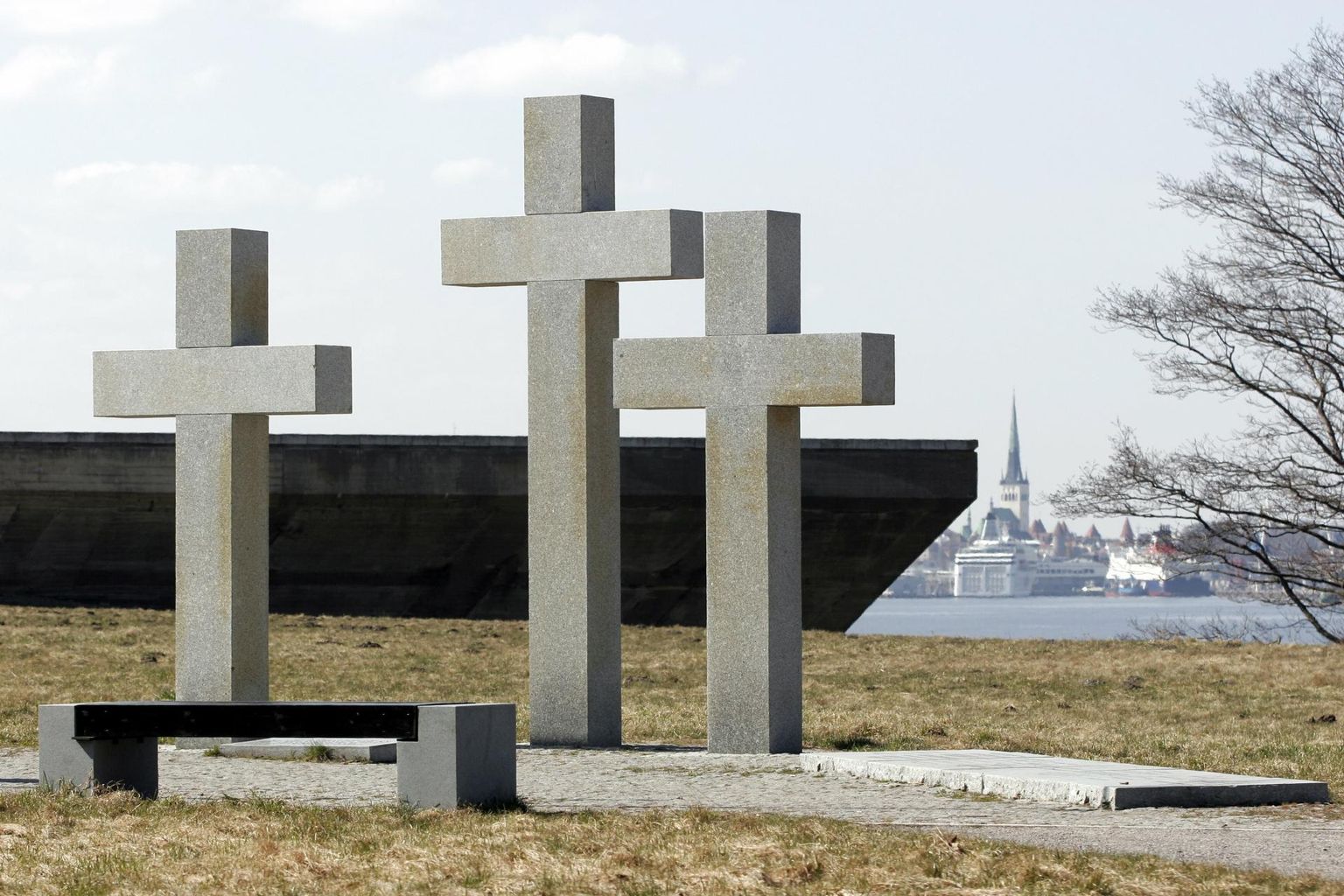 1944.aasta Eesti kaitselahingutest osa vőtnud väeosade mälestusväljak.