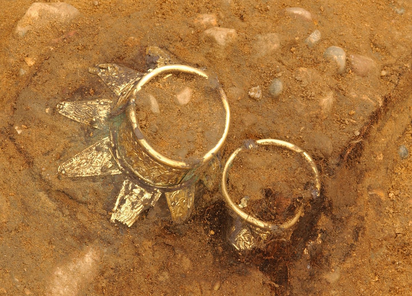 “Anglijas Tutanhamona” kapenēs atrastie artefakti