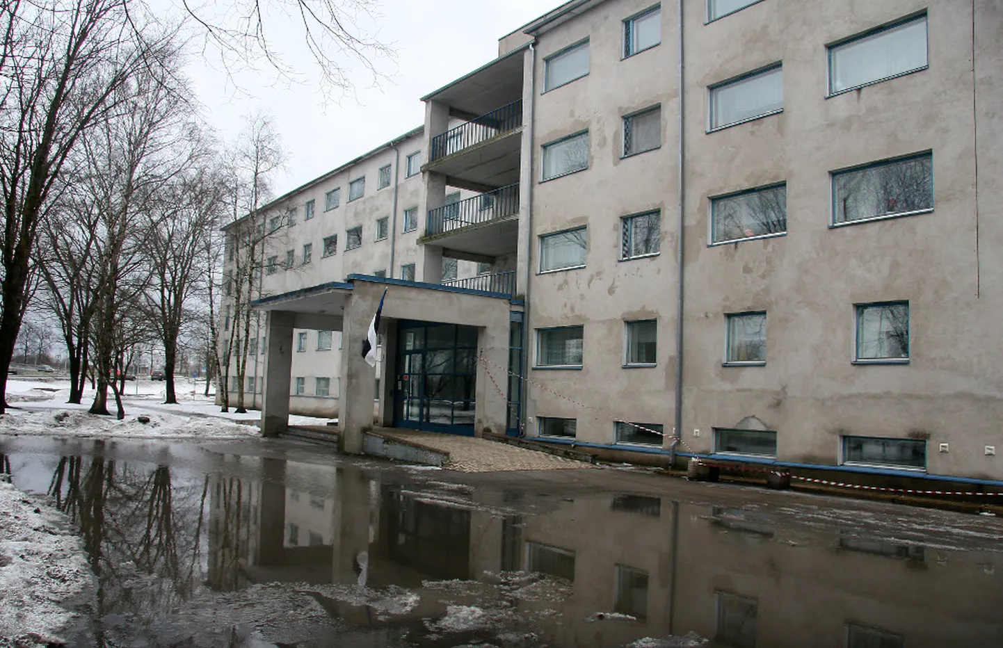 Jõhvi hooldekeskuses toimus juhivahetus mullu suvel, kui ametist lahkunud Elle Seliverstova asemele tuli Messurme Pissareva. Tänavu veebruari alguses Pissareva aga ootamatult tagandati ning ametisse pandi volikogu liige Arthur Seppern.

PEETER LILLEVÄLI