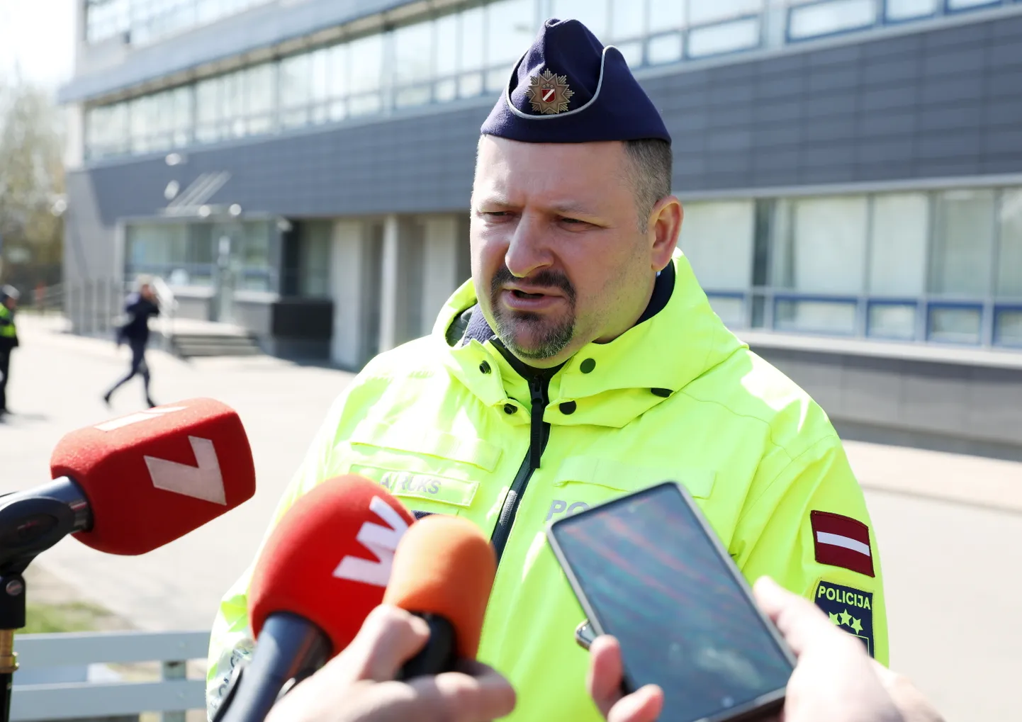 Valsts policijas priekšnieks Armands Ruks piedalās preses brīfingā, kurā informē par sievietes slepkavību Jēkabpils novadā.