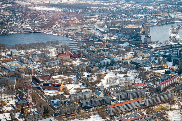 Нарвская ратуша и прилегающие к ней Ратушная и Стокгольмская площади станут новым общественным центром приграничного города.