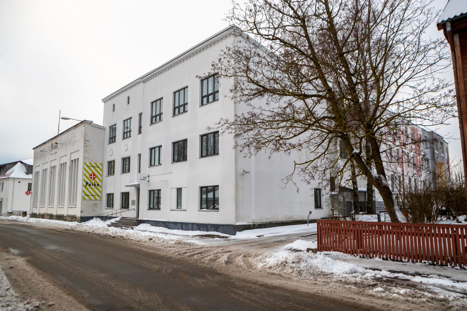 Esiplaanil olev Tolli 27 on üks neljast kinnistust, mille Eesti Energia ära müüs.