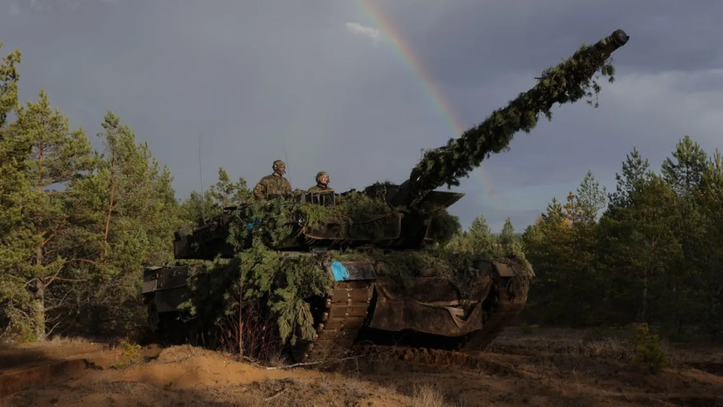 "Leopard 2" tanks