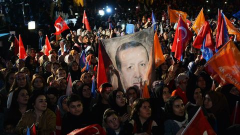 Türgi presidendikandidaatide otsustav duell lükkus mai lõppu
