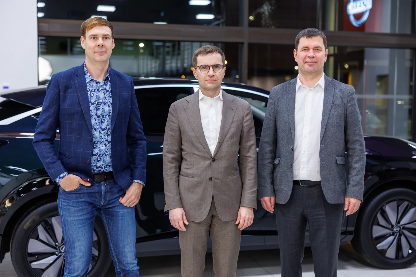 Fotol Modera juhatuse liikmed Janek Prümmel (vasakul), Raido Toonekurg (paremal) ja nõukogu esimees Siim Vips (keskel)