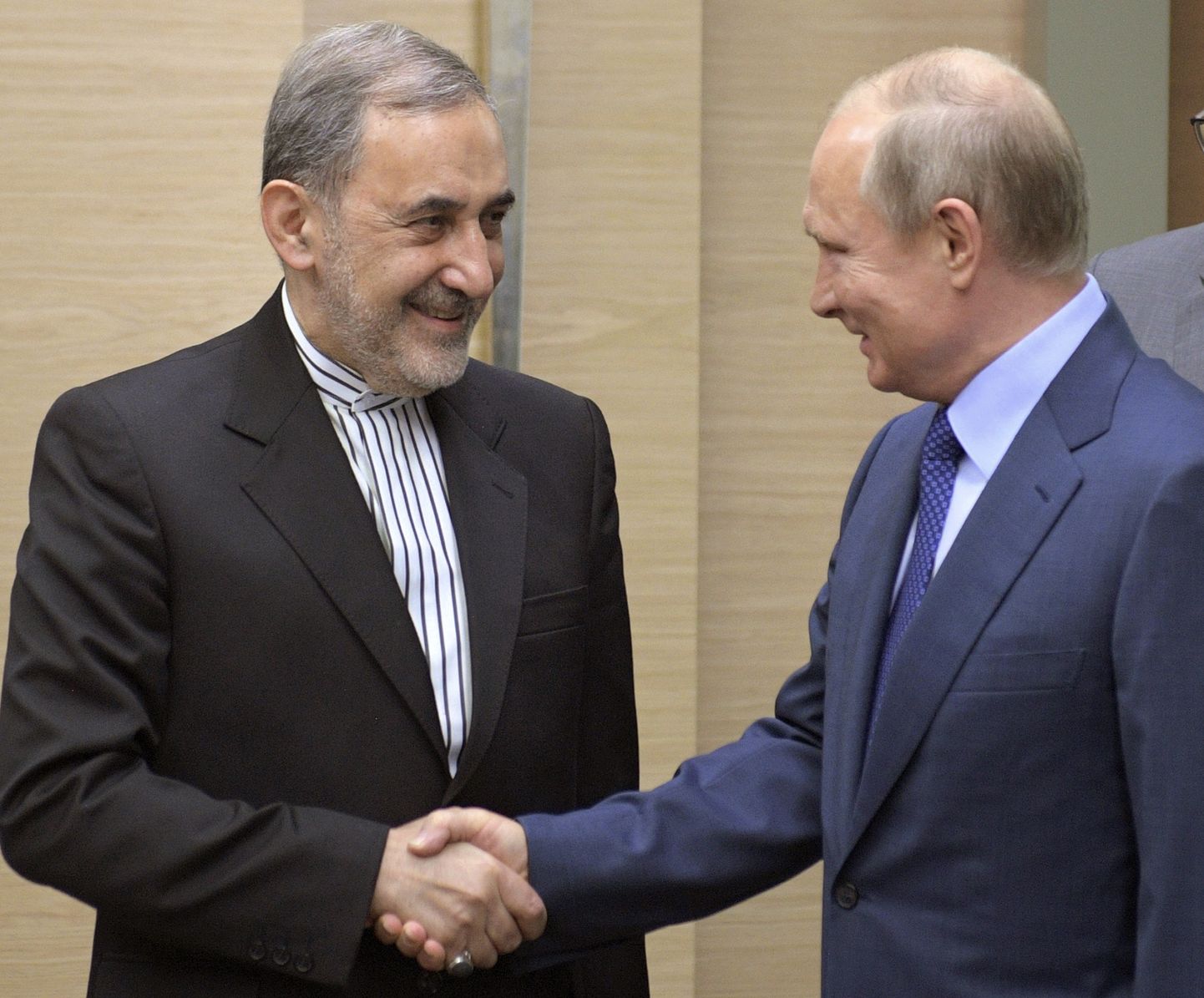 Iraani endine välisminister Ali Akbar Velayati ja Vene president Vladimir Putin.