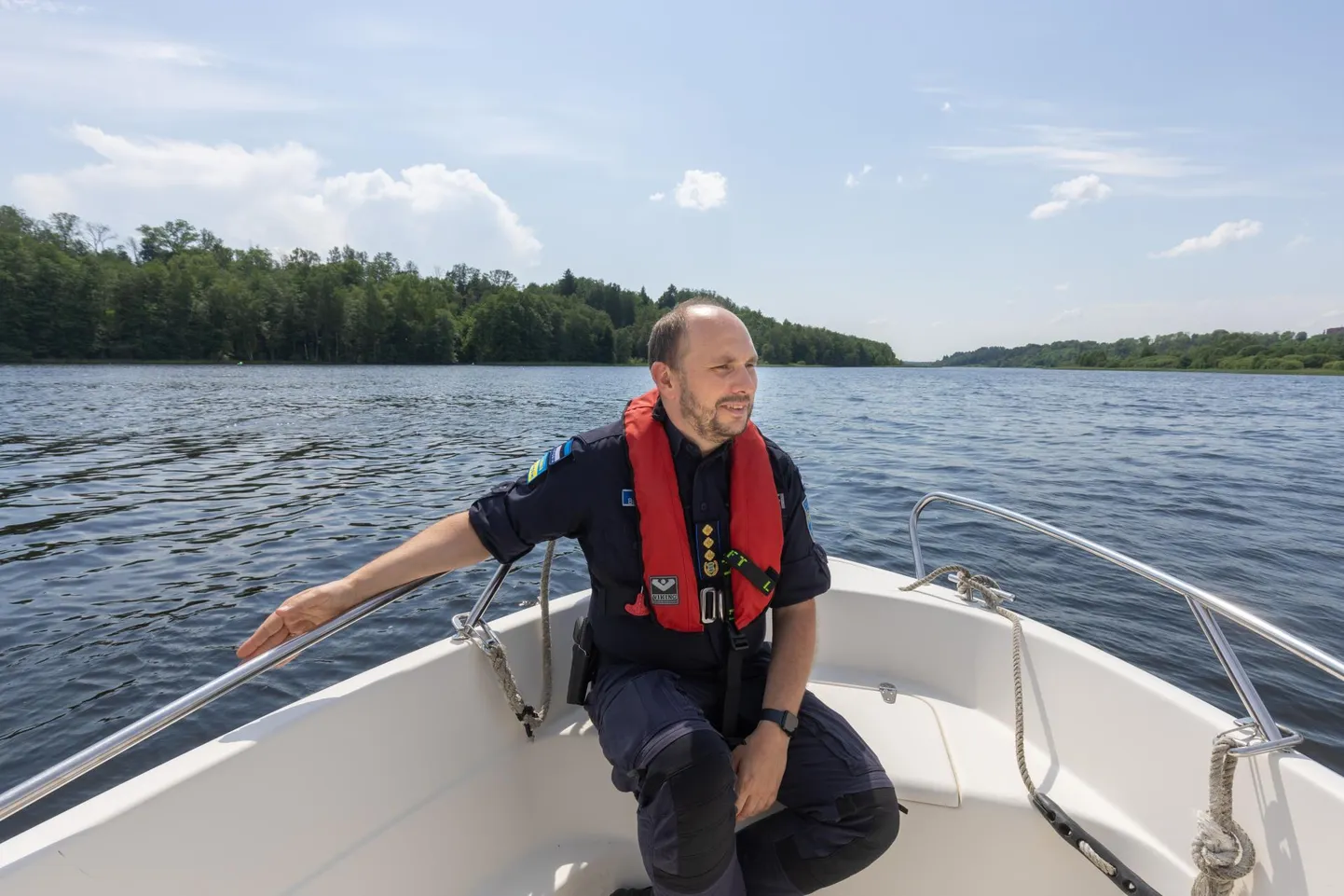 Reedel Viljandis käies osales politsei- ja piirivalveameti peadirektor Egert Belitšev ka politseikaatri vettelaskmises.