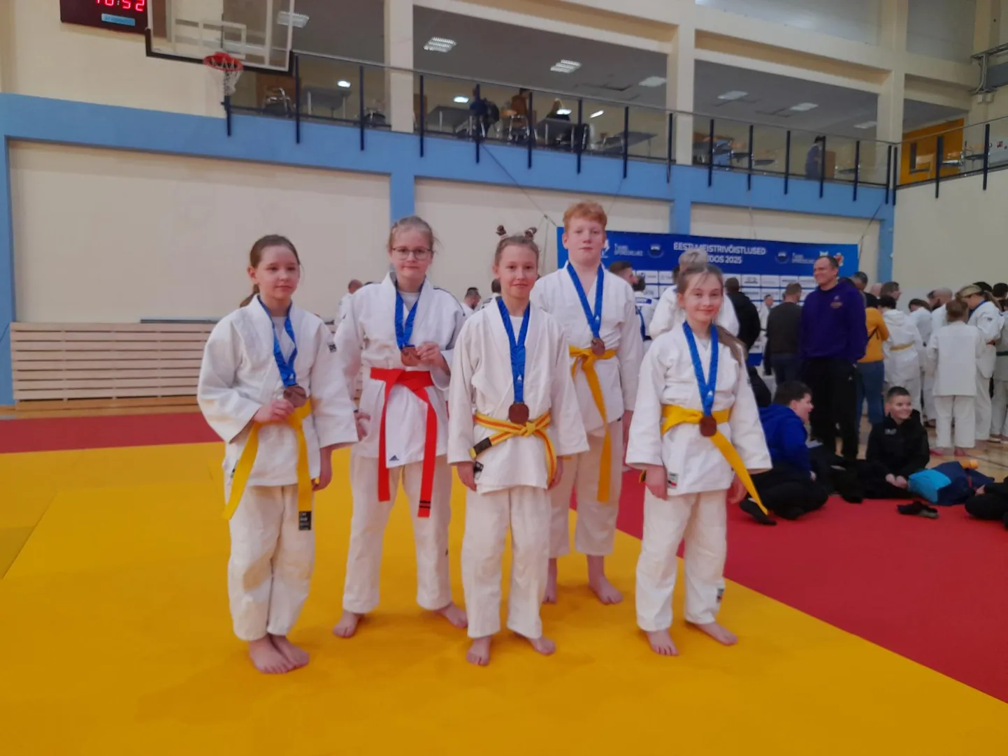 Samurai noortest pälvisid Paikusel pronksmedali Kirkelin Laubert (vasakult), Marta Tettermann, Janely Sims, Remyl Lõhmus ja Eliis Marii Hunt.
