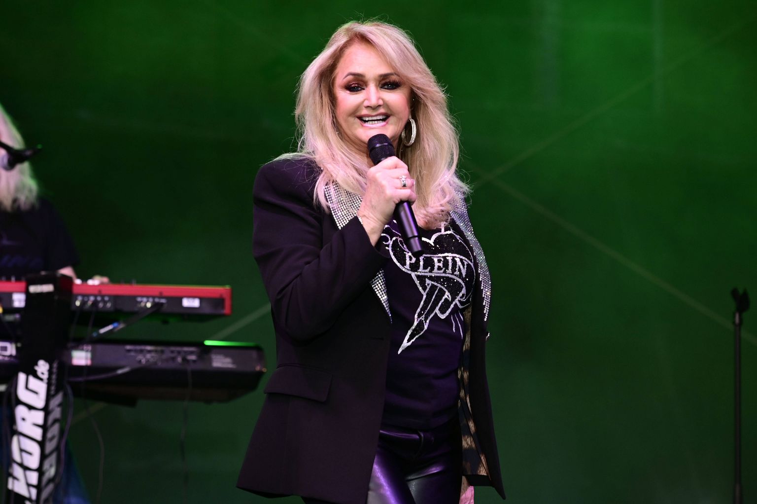 VIDEOINTERVJUU Festivali We Love The 90s peakorraldaja Bonnie Tyleri