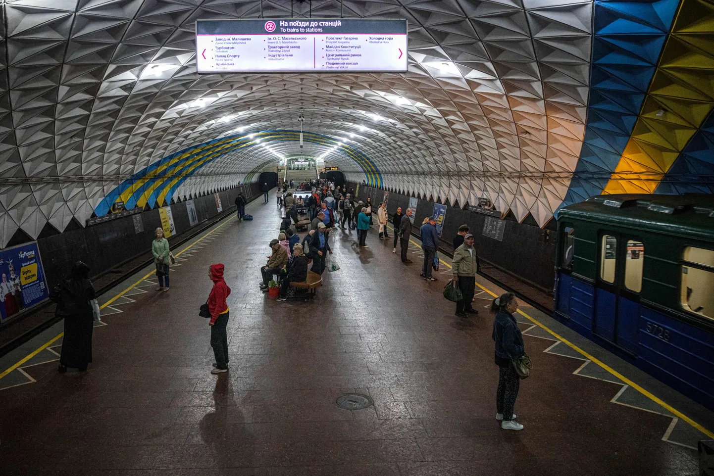 Harkivas metro 24. maijā atsāk darbu.