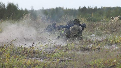 Viru maleva lahingukompanii harjutas Sirgala õppeväljakul tulevaseks lahinglaskeharjutuseks