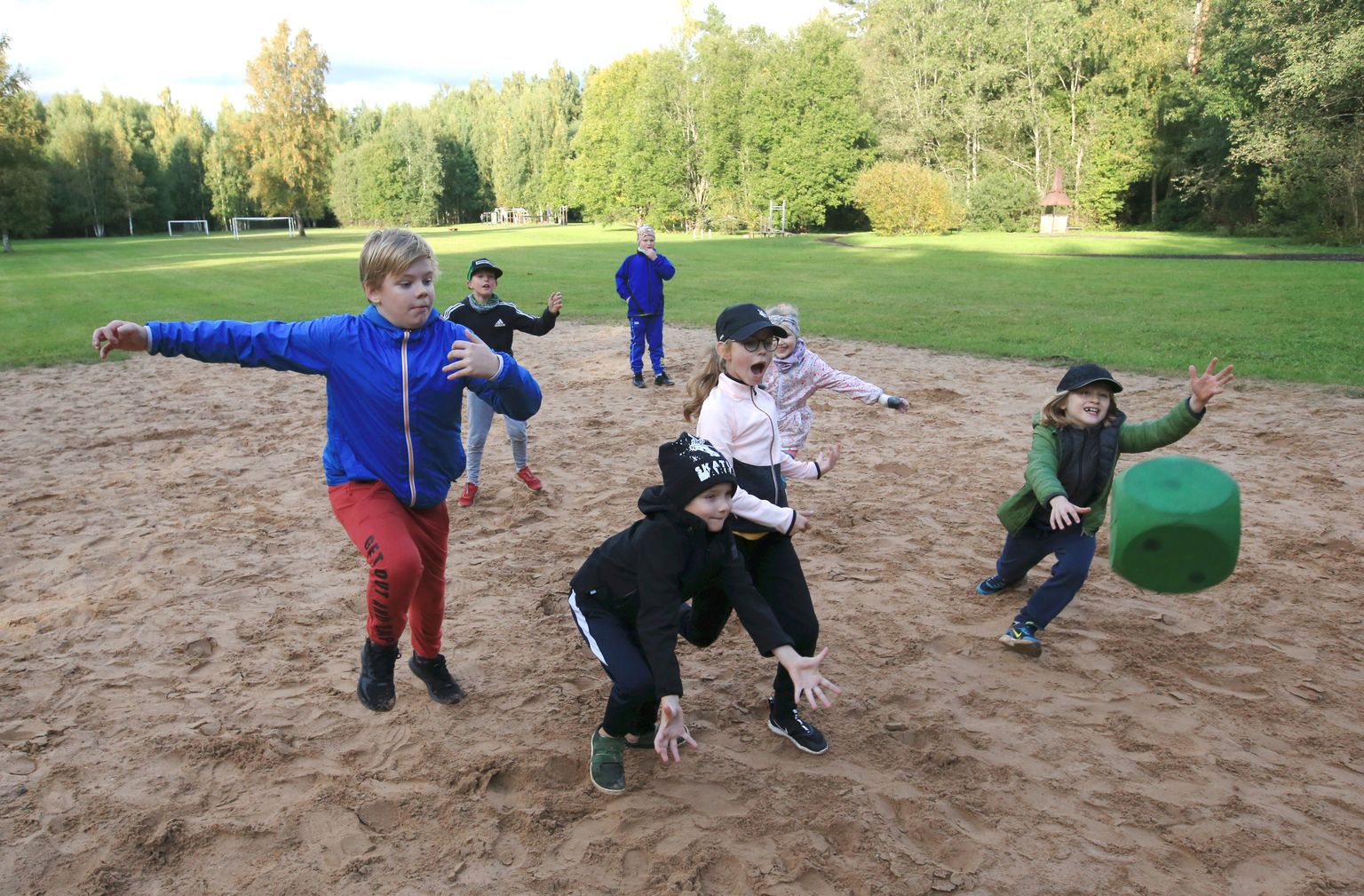 Lastega mängimine puhke- ja spordialal on hea võimalus aktiivseks aja veetmiseks värskes õhus.