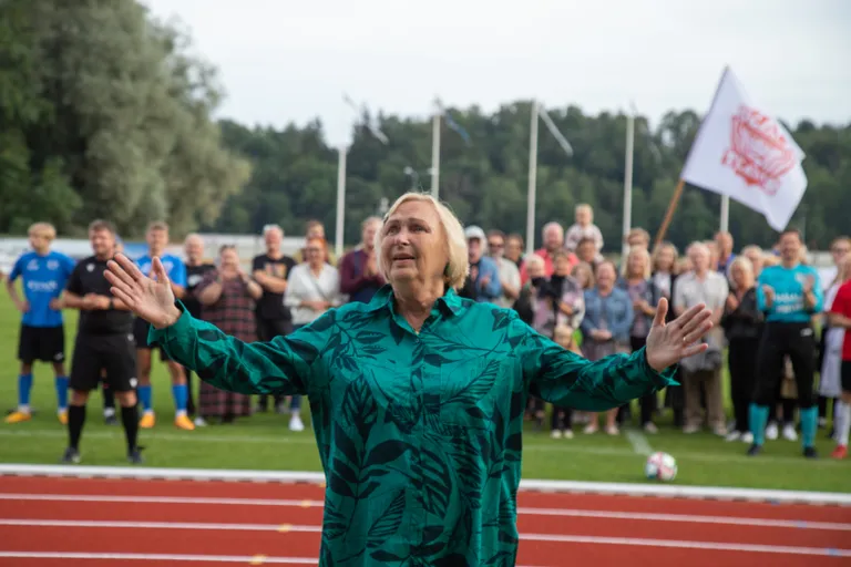 Luule Komissarovi 80. sünnipäevaks korraldatud jalgpallimatš, toimus Ugala Unitet ja Viljandi Tuleviku vahel.